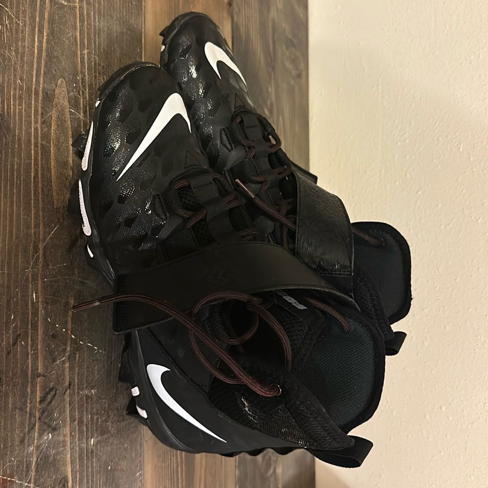 Nike Force Savage Mens Football Cleats size 10 Wide
